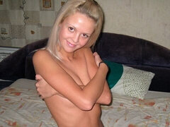 Любители, Дилдо, Пальцем, Мастурбация, Трусики, Бритые, Соло, Игрушки