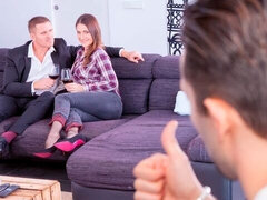 Leie, In den arsch, Grosser arsch, Blasen, Braunhaarige, Hundestellung, Jungendliche (18+), Flotter dreier