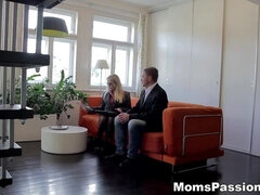 Blonde, Plantureuse, En levrette, Embrassement, Orgasme, Chatte, Chevaucher, Adolescente