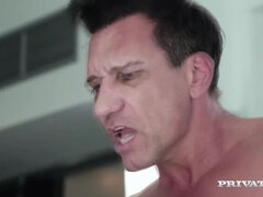 18 ans, Sucer une bite, Tir de sperme, Européenne, Hard, Rasée, Adolescente, Nénés