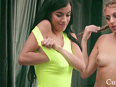 Küssen, Lesbisch, Zierlich, Unter wasser