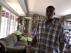 Красотки, Большой член, Минет, Брюнетки, Межрасовый секс, Страшные