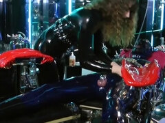 Bondage domination sadisme masochisme, Femme dominatrice, Caoutchouc, Esclave