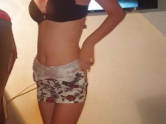 Amateur, Bisexuelle, Brunette brune, Seins naturels, Mamelons bombés, Se déshabiller, Allumeuse, Adolescente