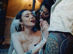 Nana, Gode, Faciale, Talons, Fille latino, Chatte, Fessée, Tatouage