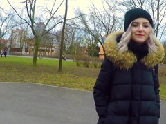 Laarzen, Natuurlijke tieten, Buiten, Gezichtspunt, Openbaar, Taboe, Tiener, Tieten likken