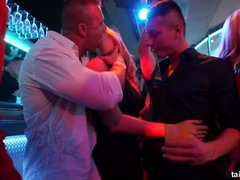 Noire, Interracial, Embrassement, Lesbienne, Léchez, Fête, Actrice du porno, Mouillée