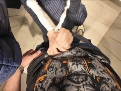 18 ans, Sucer une bite, Tir de sperme, Robe, Faciale, Petite femme, Public, Nénés