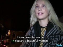 Grote mammen, Blond, Pijpbeurt, Hondjeshouding, Buiten, Gezichtspunt, Openbaar, Russisch