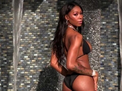 Amazonian ebony is showing her athleticism with a BBC