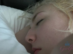 Amateur, Cul, Béant, Petite amie, Embrassement, Lingerie, Piercing, Dormant