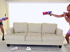 Брюнетки, Член, Дилдо, Огромные размеры, Крошечные, Киски, Кричащие, Сиськи