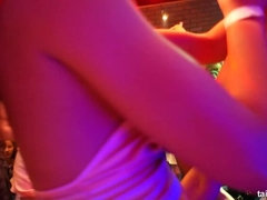 茶髪の, 衣服着たままセックス, ダンス, レズビアン, ポルノスター, サテン, スインガー, 濡れ