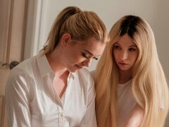 Blond, Vriendin, Zoenen, Likken, Kut duiken, Kousen, Tiener, Tieten likken