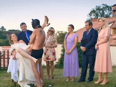 Grosser arsch, Grosser schwanz, Grosse titten, Blondine, Blasen, Party, Rasiert, Hochzeit