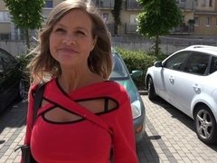 Blonde, Sucer une bite, Plantureuse, En levrette, Mère que j'aimerais baiser, Culottes ou slips, Pov, Dénudage