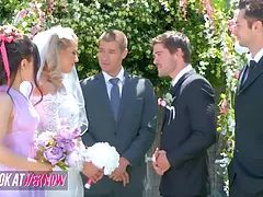 Gros cul, Gros seins, Blonde, Léchez, Chatte, Rasée, Strapon, Nénés