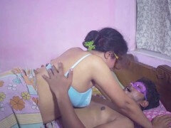 18 jahre, Blasen, Nippel, Zierlich, Muschi, Strümpfe, Jungendliche (18+), Tittenfick