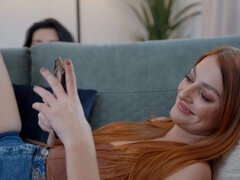 Большие сиськи, Сидя на лице, Пальцем, Хд, Лесбиянка, Натуральные сиськи, Оргазм, Киски