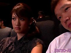 アジア人, フェラチオ, 着衣女と全裸男, 映画, 口内発射, イく瞬間, 彼女, 日本人