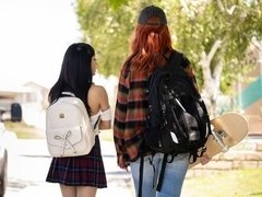 Asiatique, Fétiche, Embrassement, Lesbienne, Léchez, Masturbation, Chatte, Dénudage