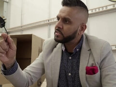 Fake Removals Threesome: Tight Blonde MILF - Sam Bourne