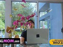 Gros seins, Sucer une bite, Fétiche, Hard, Mère que j'aimerais baiser, Pov, Rousse roux, Strapon