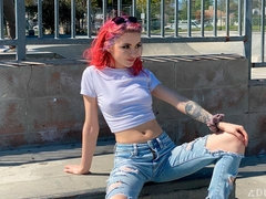 Culo, Mamada, Estilo perrito, Penetracion con dedos, Pajear, Estriptis, Tatuaje, Adolescente
