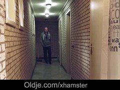 Blondine, Blasen, Sporthalle, Masturbation, Jungendliche (18+)