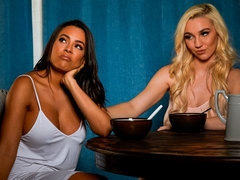 Grosser arsch, Grosse titten, Braunhaarige, Lesbisch, Lecken, Masturbation, Milf, Titten