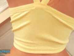 Grote mammen, Pijpbeurt, Bruinharig, Moeder die ik wil neuken, Natuurlijke tieten, Realiteit, Zoon, Tieten likken