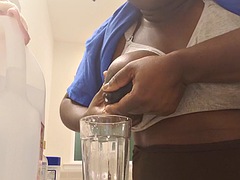 素人, デカパイ, 授乳, マッサージ, 淫乱熟女, 乳首, オッパイの