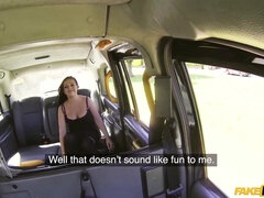 Жопа, Минет, Брюнетки, Глубокая глотка, Пальцем, На природе, Трусики, Бритые