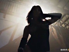 Alena Croft is a blonde bombshell MILF