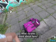 Arsch, Grosse titten, Blasen, Besamung, Lecken, Im freien, Öffentlich, Zug