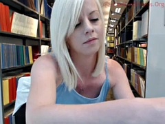 Enthousiasteling, Blond, Flashing, Masturbatie, Moeder die ik wil neuken, Openbaar, Tieten likken, Webcamera