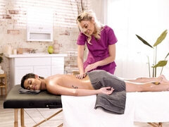 Hardcore, Interraciaal, Lesbisch, Likken, Masseren, Kut duiken, Kort haar, Trio