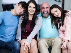 Culo grande, Mamada, Morena, Estilo perrito, Ffm, Tetas naturales, Adolescente, Tetas