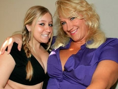 Wohlbeleibte schöne frauen, Grosse titten, Blondine, Spermaladung, Fetisch, Handjob, Rock, Flotter dreier