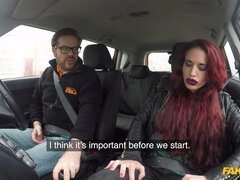 Anal, Mamada, Coche, Loco, Penetracion con dedos, Al aire libre, Pelirrojo, Mojado