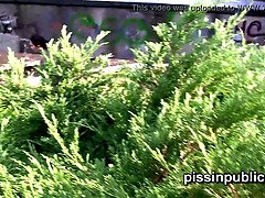 Morena, Atrapados, Acercamiento, Al aire libre, Público, Hijo, Adolescente, Bajo la falda