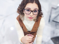 Gros seins, Sucer une bite, Brunette brune, Lunettes, Naturelle, Pov, Tatouage, Adolescente