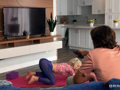 Petite yoga junkie Kenzie Reeves and old Steve Holmes