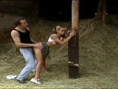 Leie, Asiatisch, Arsch, Tussi, Grosser arsch, Zierlich, Retro, Titten