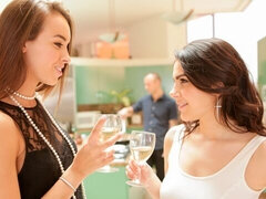 Grote kont, Grote lul, Grote mammen, Pijpbeurt, Hondjeshouding, Keuken, Tiener, Trio