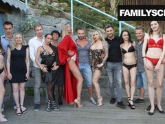 Leie, Blasen, Familie, Fetisch, Handjob, Hardcore, Hausmädchen, Orgie
