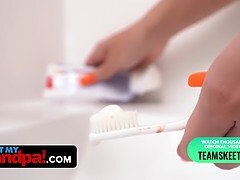 デカ尻, フェラチオ, 茶髪の, 祖父, Hd, なめる, 叫ぶ, ティーン