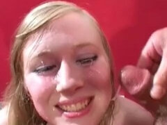 Blondine, Britisch, Viele männer bespritzen eine frau, Spermaladung, Aufs gesicht abspritzen, Jungendliche (18+)