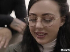 Blasen, Braunhaarige, Kehlenfick, Behaart, Handjob, Muschi, Titten, Jungfrau