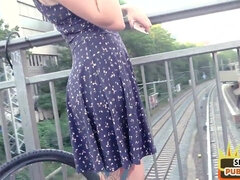 素人, ドイツ人, 下着, アウトドア, 公共, 現実, オッパイの, 濡れ